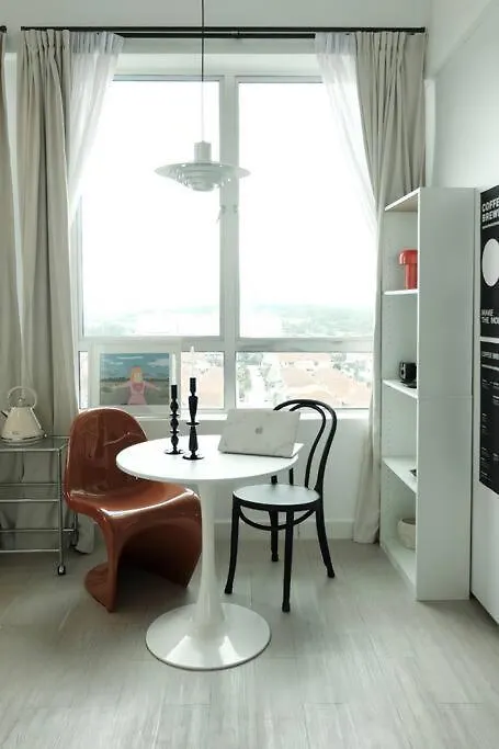 Cny Hbv Bauhaus Studio In Mount Austin Apartamento Johor Bahru